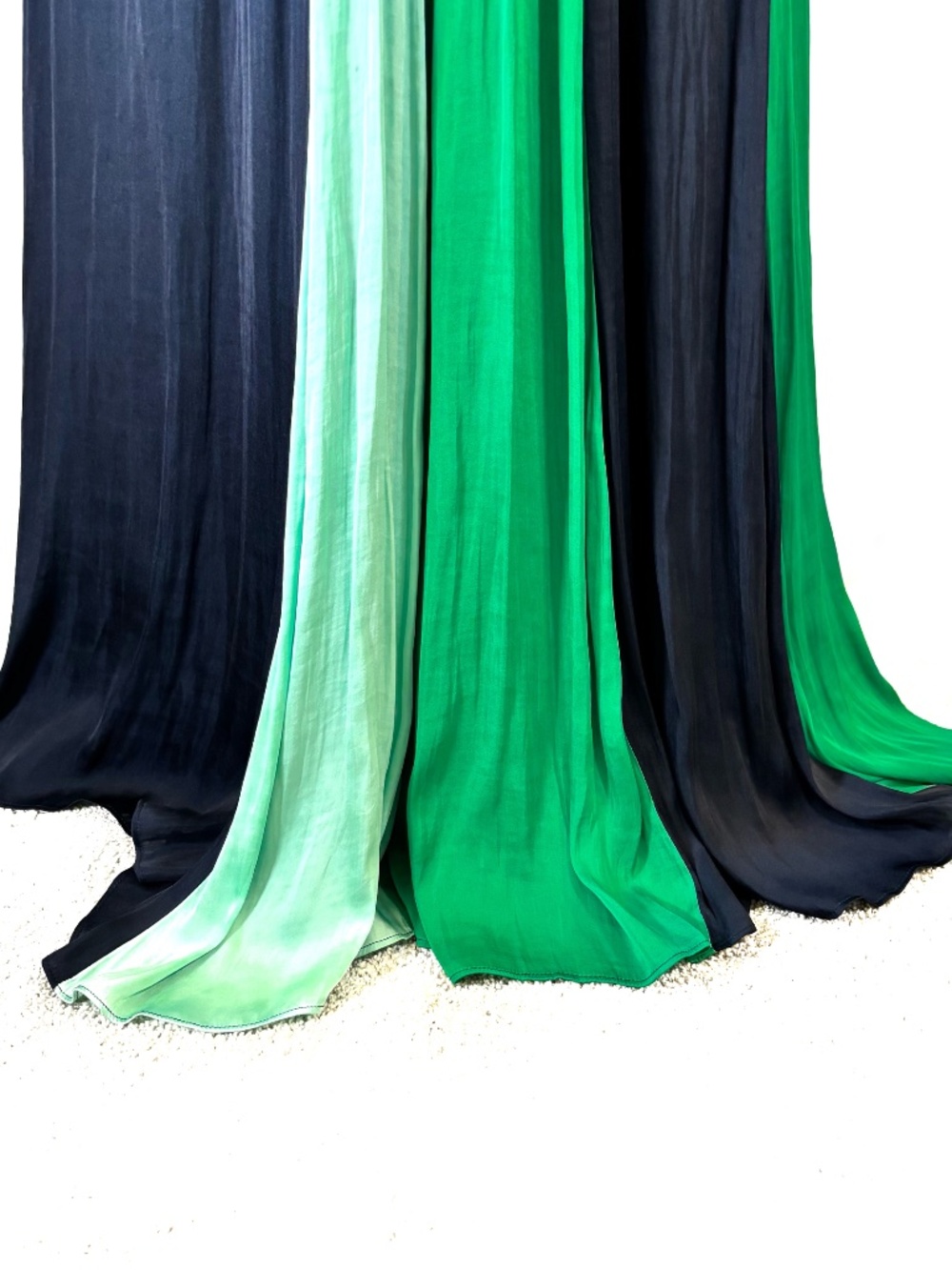 BR Colorblock Dress - Picture 5 of 11